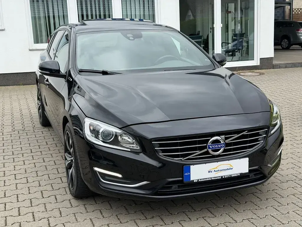 Gebraucht Volvo V60 Summum 215 PS (158 kW) 2014 Schwarz Kombi