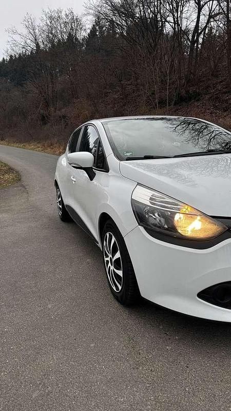 Gebraucht Renault Clio IV Expression 75 PS (55 kW) 2014 Weiß Kleinwagen