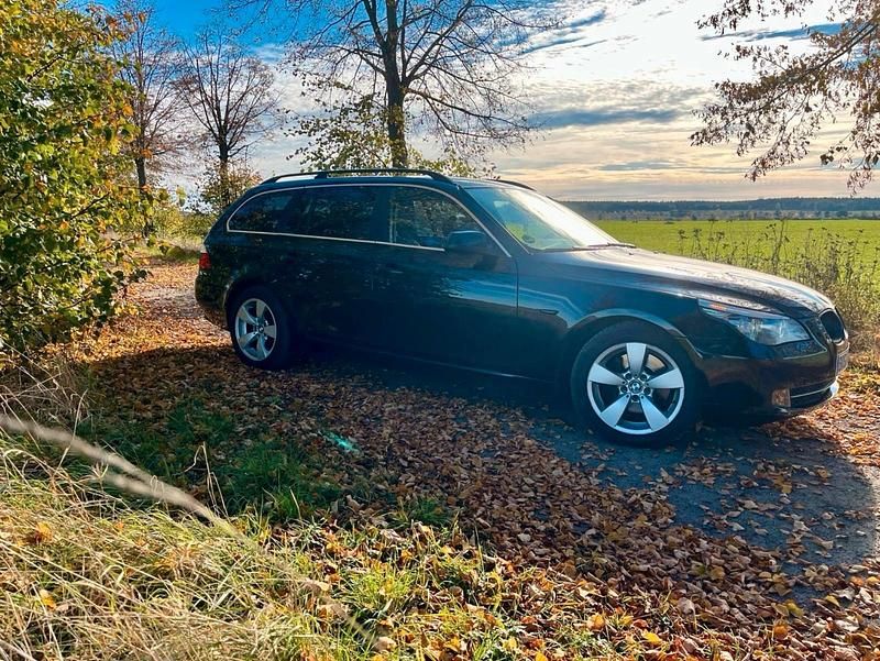 Gebraucht BMW 525 197 PS (144 kW) 2007 Schwarz Kombi