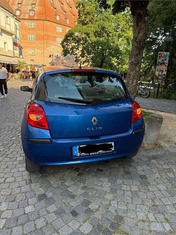 Gebraucht 2009 Renault Clio II Expression Limousine | 1.650 € (Etwas zu teuer) - Bild 1/4