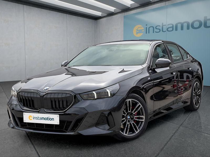 Grau Gebraucht 2024 BMW 520 Limousine | 57.899 € (Teuer) - Bild 1/4