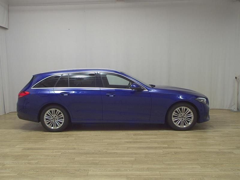 Spektralblau metalliclack Gebraucht 2022 Mercedes C220 Avantgarde Kombi | 23.980 € (Guter Preis) - Bild 1/4