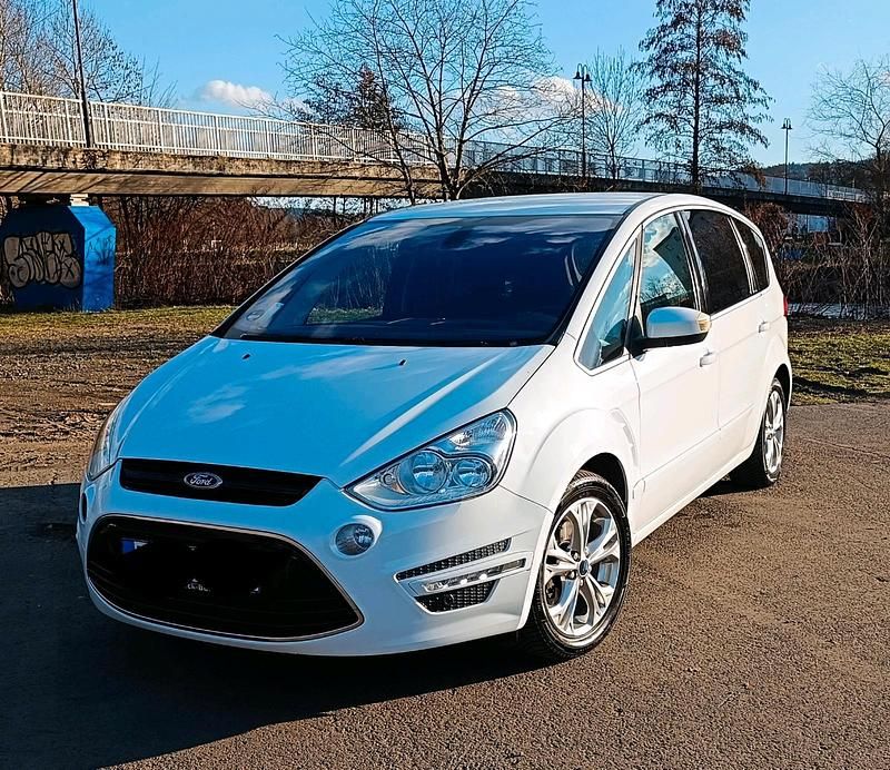 Gebraucht Ford S-MAX Titanium 140 PS (102 kW) 2012 Weiß Van / Kleinbus