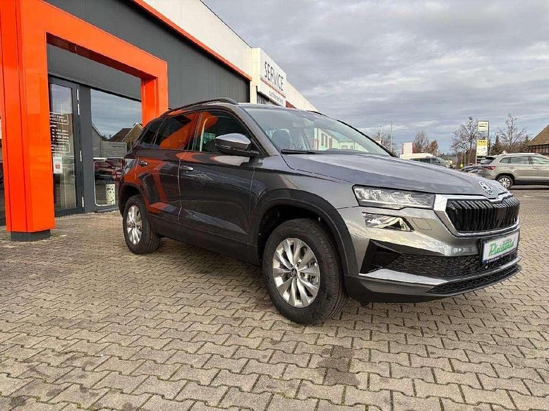 Neu Skoda Karoq Selection 150 PS (110 kW) 2025 Graphitegrau metallic SUV