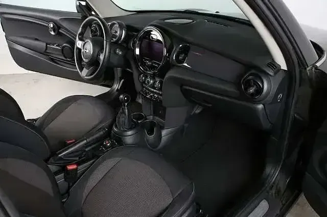 Gebraucht Mini Cooper Essential 2022 Schwarz Kleinwagen