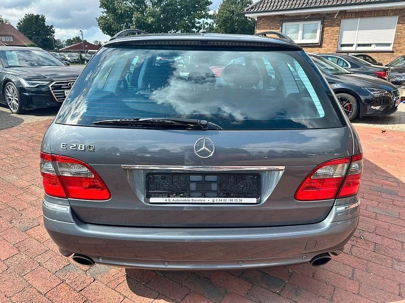 Gebraucht Mercedes E280 231 PS (169 kW) 2006 Grau Kombi