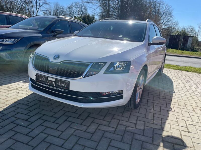 Weiß Gebraucht 2020 Skoda Octavia Style Kombi | 18.490 € (Guter Preis) - Bild 1/4