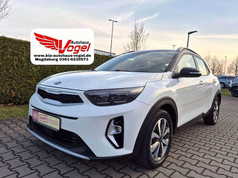 Weis/schwarz Gebraucht 2021 Kia Stonic Vision SUV | 14.500 € (Guter Preis) - Bild 1/4