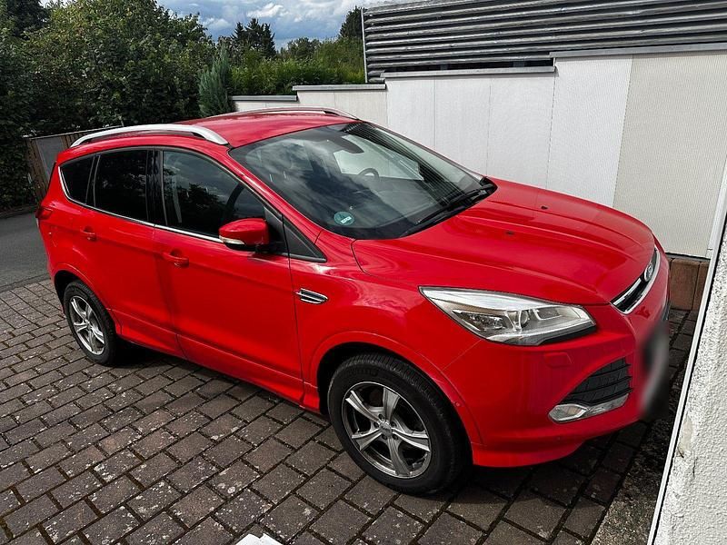 Gebraucht Ford Kuga 180 PS (132 kW) 2015 Rot SUV