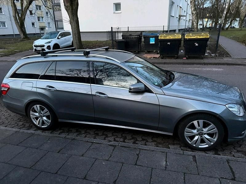 Gebraucht Mercedes E220 170 PS (125 kW) 2012 Silber Limousine