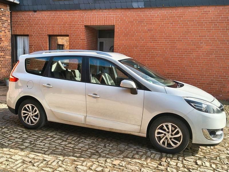 Gebraucht Renault Grand Scénic III Expression 110 PS (80 kW) 2013 Weiß Van / Kleinbus