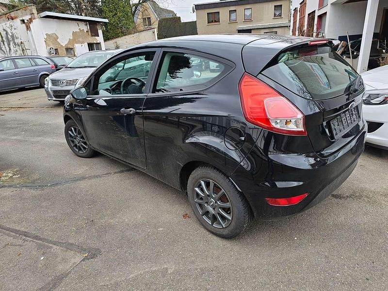 Gebraucht Ford Fiesta Trend 60 PS (44 kW) 2016 Schwarz Kleinwagen