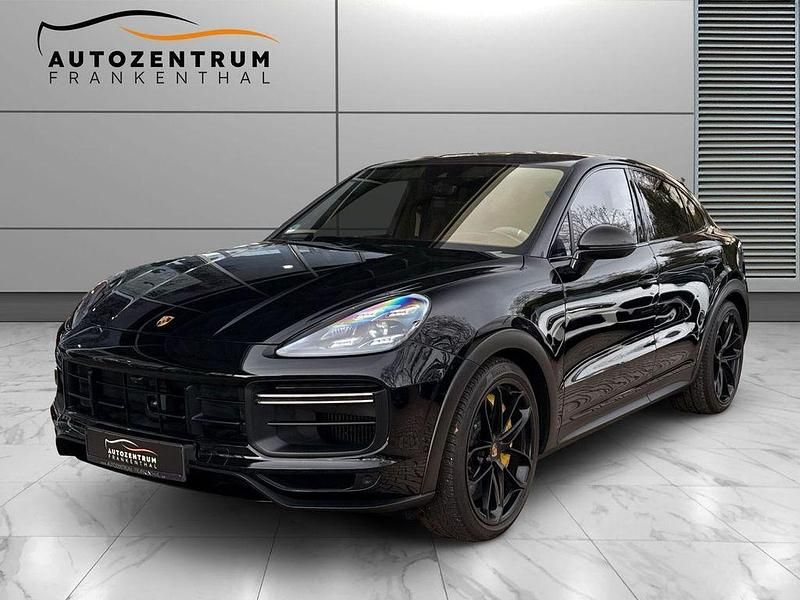 Tiefschwarz Gebraucht 2022 Porsche Cayenne Turbo GT Chrono SUV | 110.990 € (Fairer Preis) - Bild 1/4