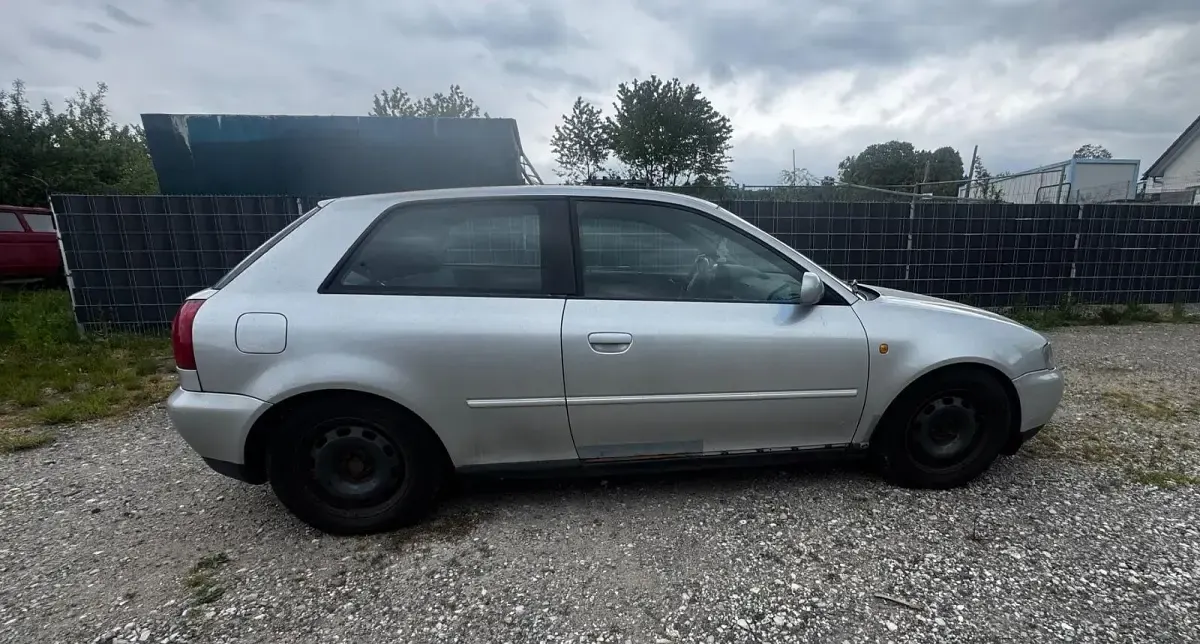 Gebraucht Audi A3 Attraction 150 PS (110 kW) 2000 Silber Kleinwagen