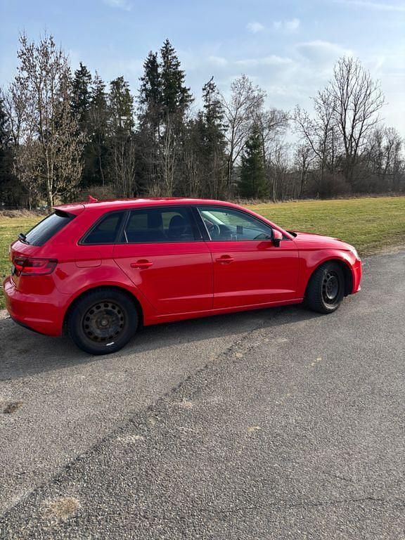 Gebraucht Audi A3 Ambition 150 PS (110 kW) 2013 Rot Limousine