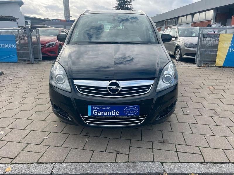 Schwarz Gebraucht 2012 Opel Zafira Family Van / Kleinbus | 7.699 € (Teuer) - Bild 1/4