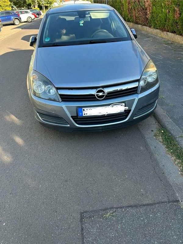 Grau Gebraucht 2007 Opel Astra Edition Kleinwagen | 1.800 € (Guter Preis) - Bild 1/4