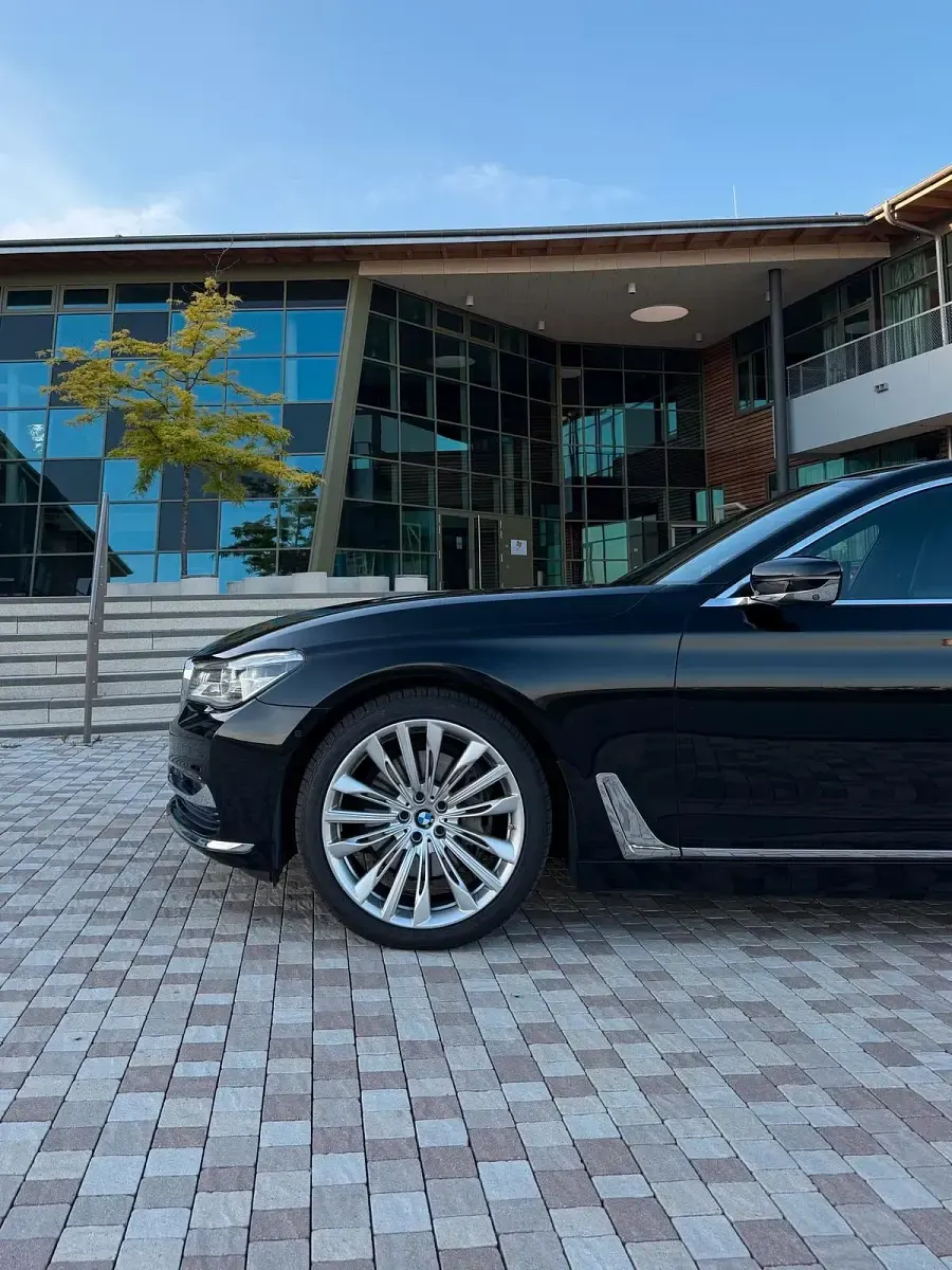 Gebraucht BMW 740L 340 PS (250 kW) 2017 Schwarz Limousine