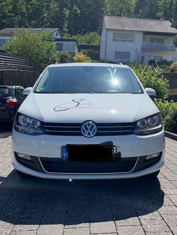 Weiß Gebraucht 2020 VW Sharan Comfortline Van / Kleinbus | 23.500 € (Guter Preis) - Bild 1/4