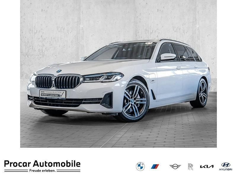 Weiß Gebraucht 2022 BMW 520 Kombi | 28.950 € (Fairer Preis) - Bild 1/4
