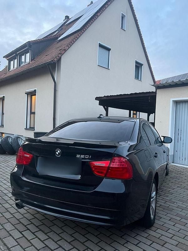 Second-hand BMW 320 170 CP (125 kW) 2010 Negru Berlinǎ