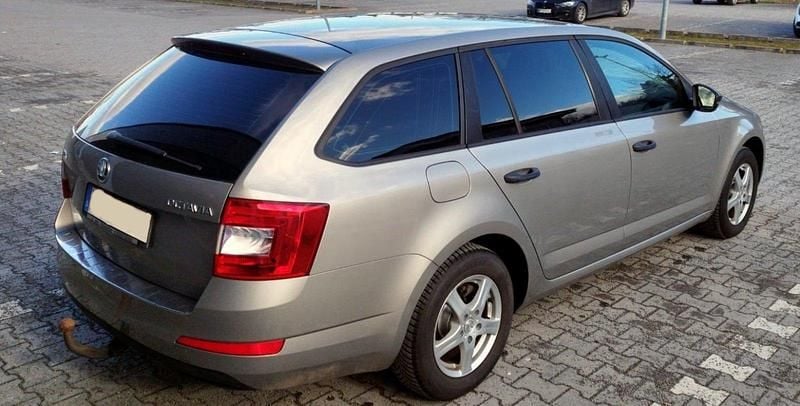 Gebraucht Skoda Octavia 104 PS (76 kW) 2014 Silber Kleinwagen