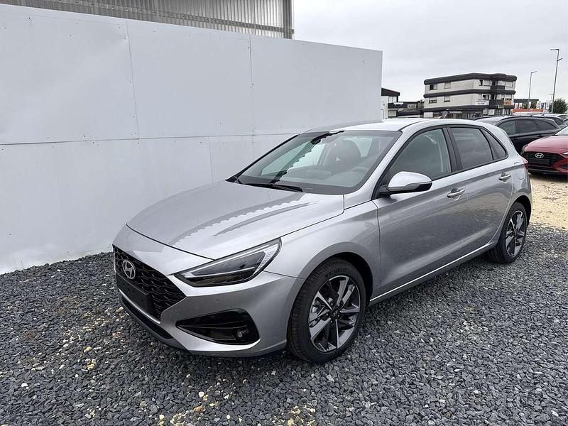 Shimmering silver r2t Neu 2025 Hyundai i30 Edition Limousine | 20.450 € (Fairer Preis) - Bild 1/4