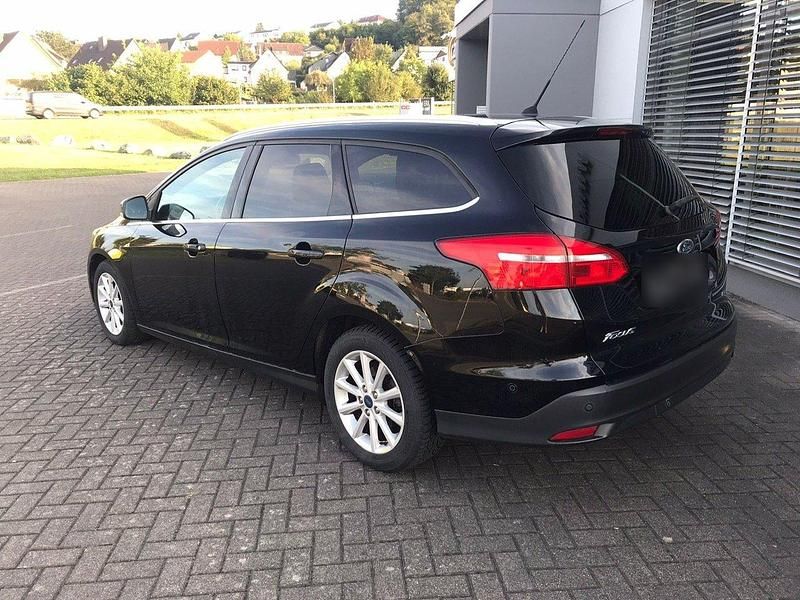 Używany Ford Focus Titanium 125 KM (91 kW) 2016 Czarny Kombi