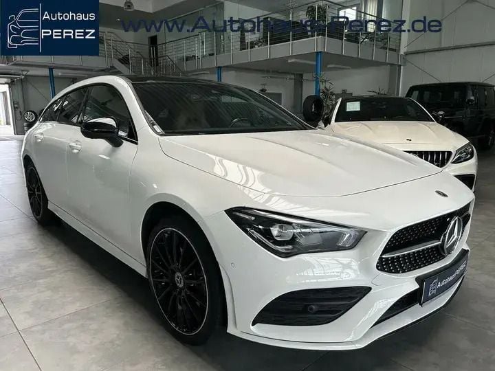 Weiß Gebraucht 2021 Mercedes CLA250e Shooting Brake AMG Kombi | 29.899 € (Fairer Preis) - Bild 1/4
