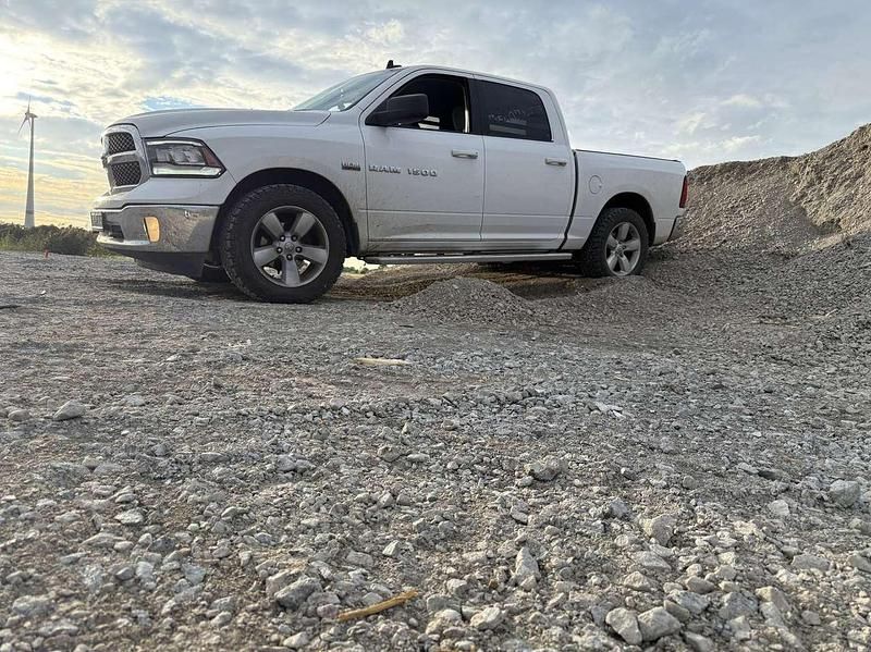 Gebraucht Dodge Ram 401 PS (294 kW) 2021 Weiß Pickup