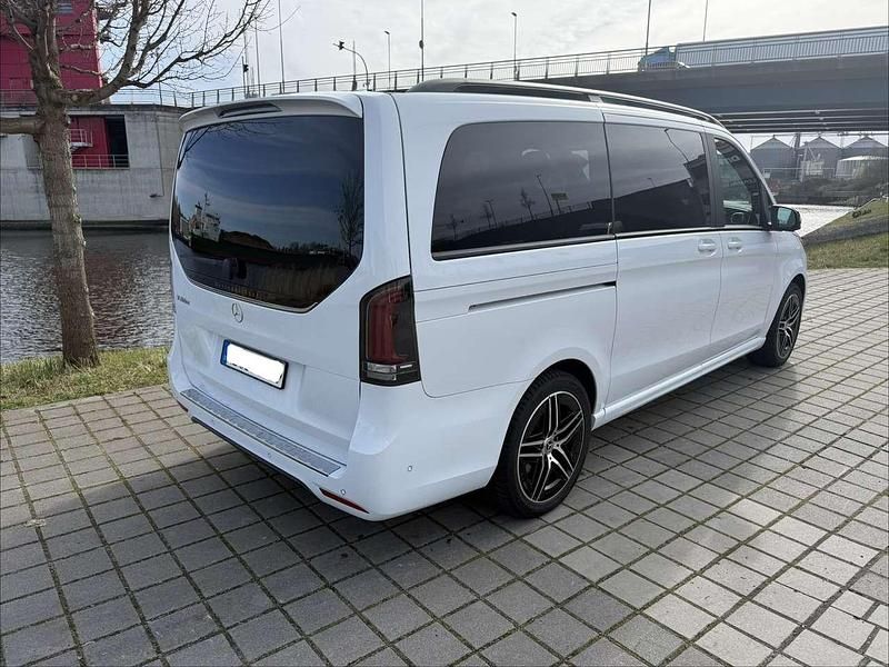 Gebraucht Mercedes V300 Avantgarde 237 PS (174 kW) 2024 Weiß Van / Kleinbus