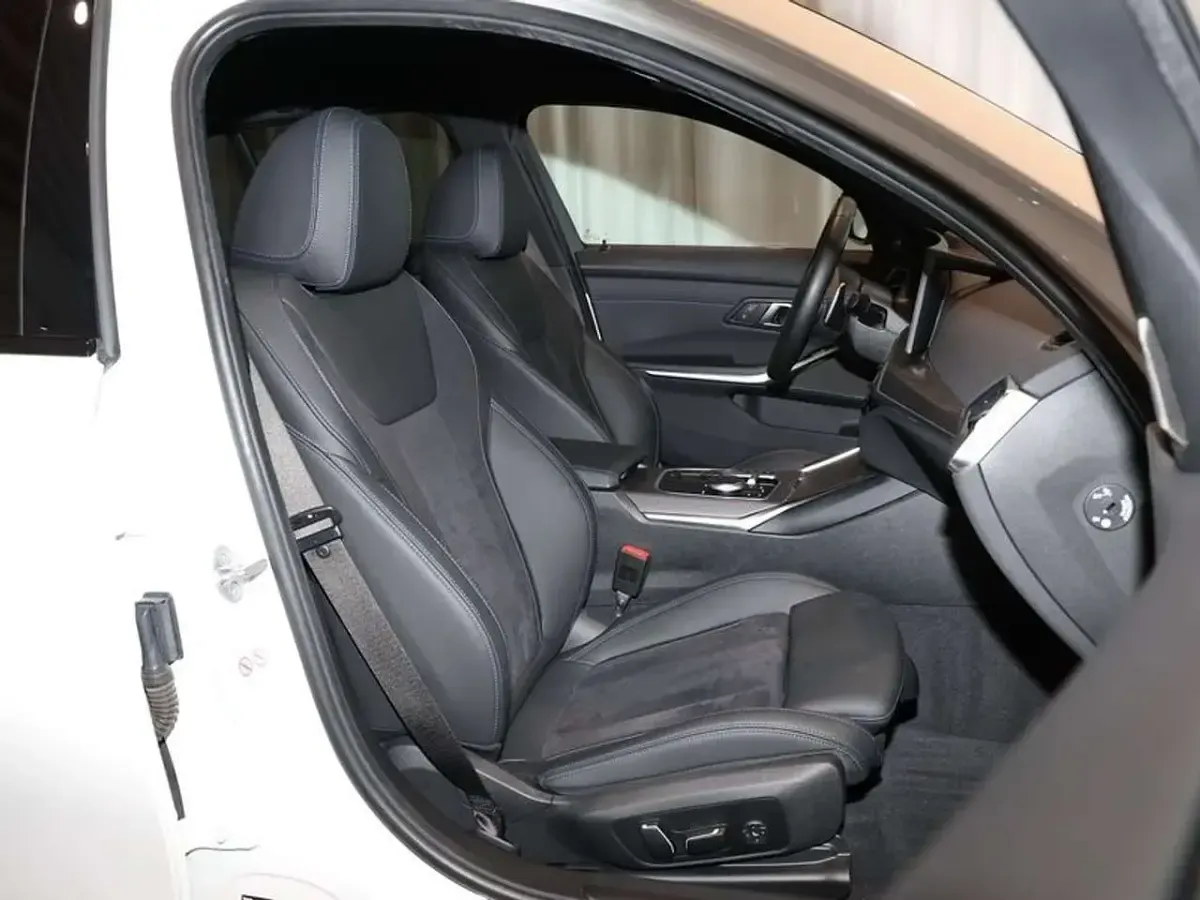 Gebraucht BMW 320 M Sport 163 PS (119 kW) 2024 Alpinweiß uni Kombi