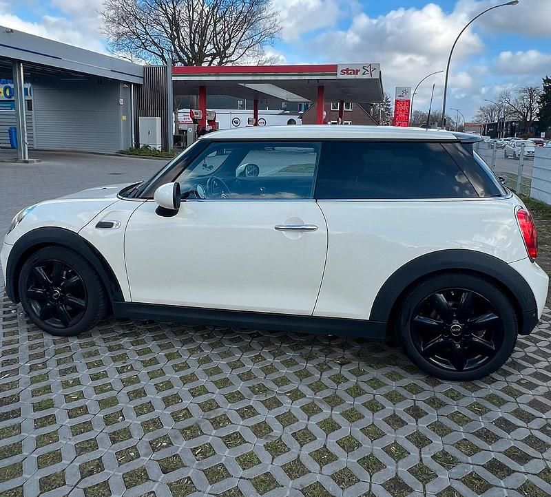 Second-hand Mini Cooper 102 CP (75 kW) 2016 Alb Hatchback