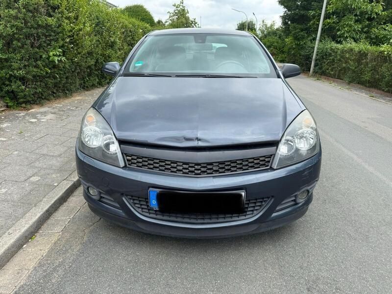 Grau Gebraucht 2007 Opel Astra GTC Sport Coupé | 1.750 € (Guter Preis) - Bild 1/4