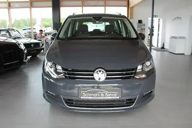 Gebraucht VW Sharan Comfortline 150 PS (110 kW) 2021 Grau Van / Kleinbus