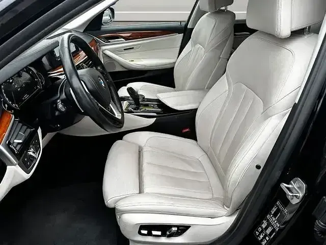 Gebraucht BMW 540 Luxury Line 320 PS (235 kW) 2018 Black sapphire metallic Limousine