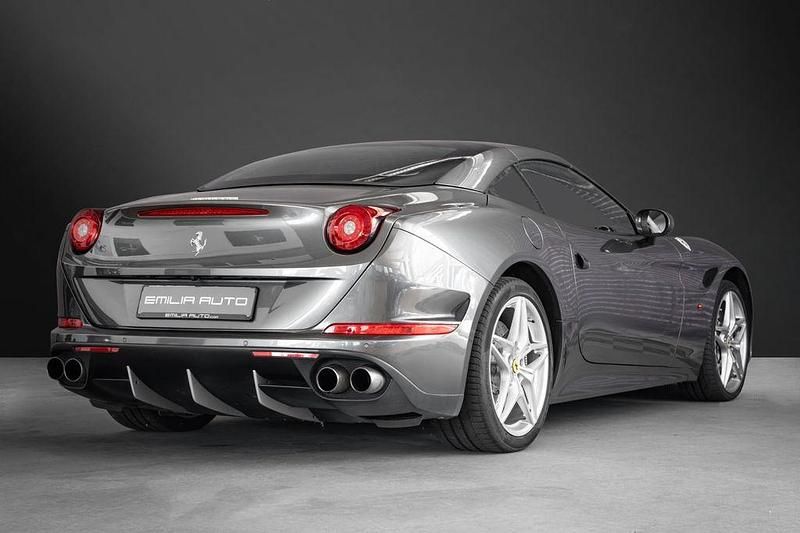 Second-hand Ferrari California 560 CP (411 kW) 2014 Gri Cabrio
