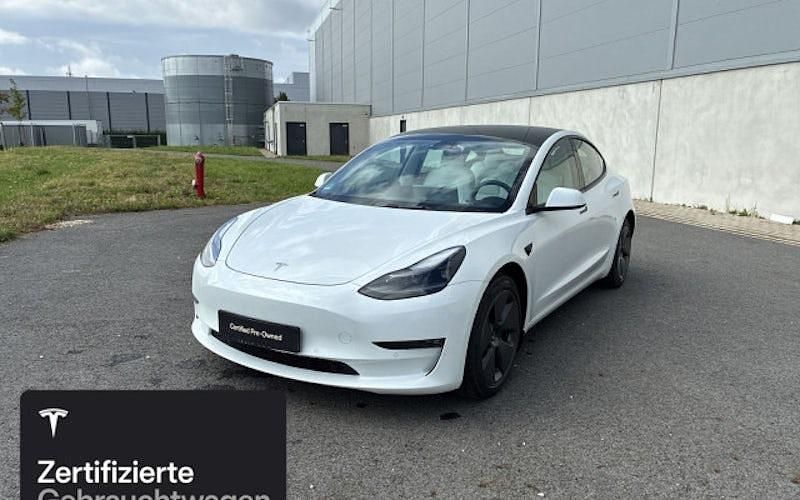 Weiß Gebraucht 2021 Tesla Model 3 Long Range Limousine | 27.900 € (Teuer) - Bild 1/4