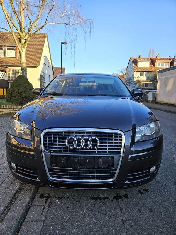 Grau Gebraucht 2005 Audi A3 Limousine | 1.900 € (Superpreis) - Bild 1/4