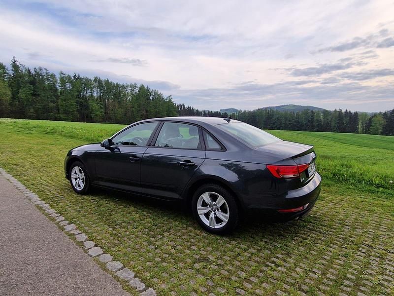 Gebraucht Audi A4 150 PS (110 kW) 2016 Blau Limousine