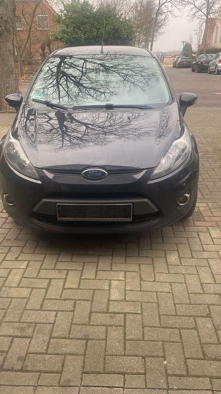 Schwarz Gebraucht 2012 Ford Fiesta Ambiente Limousine | 2.400 € (Guter Preis) - Bild 1/4