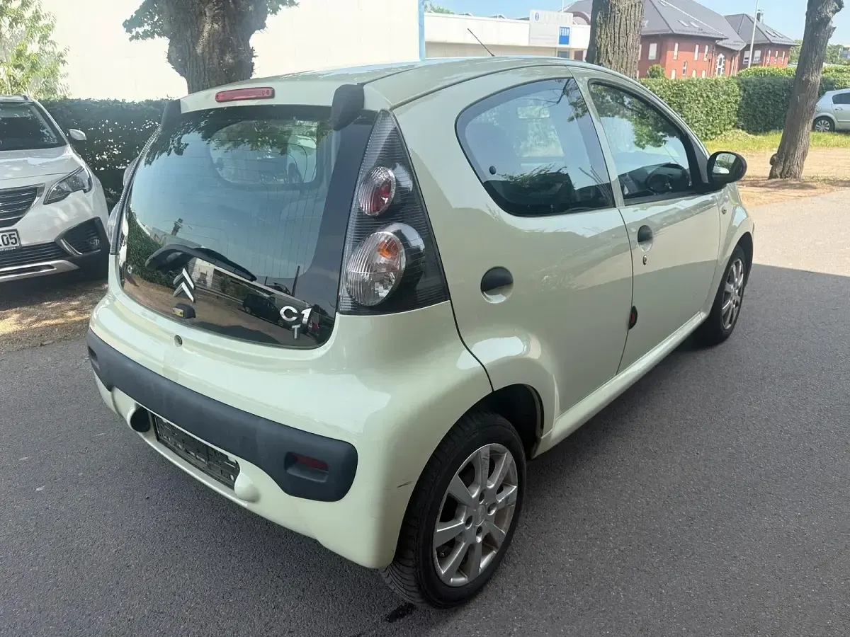 Gebraucht Citroën C1 65 PS (47 kW) 2010 Gelb Kleinwagen