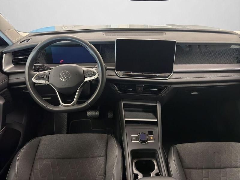 Gebraucht VW Tayron Life 150 PS (110 kW) 2025 Oyster silver metallic (metallic) SUV