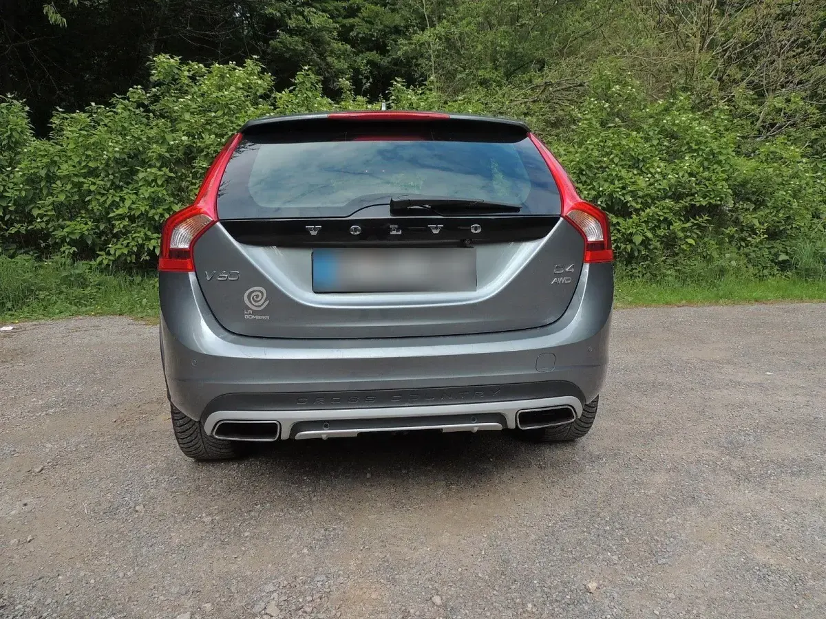 Gebraucht Volvo V60 CC 190 PS (139 kW) 2016 Grau Kombi