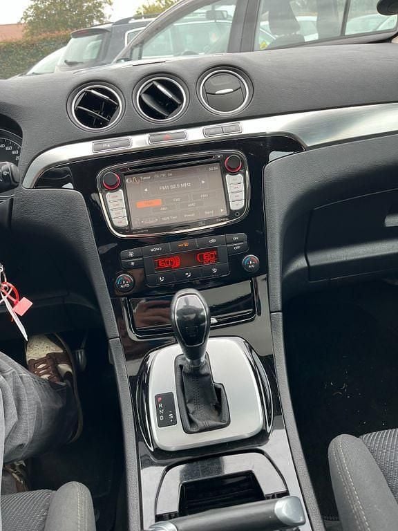 Gebraucht Ford S-MAX Titanium 203 PS (149 kW) 2010 Silber Van / Kleinbus