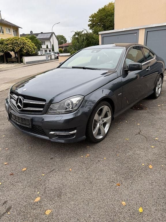 Grau Gebraucht 2014 Mercedes C200 Coupé | 13.500 € (Superpreis) - Bild 1/4
