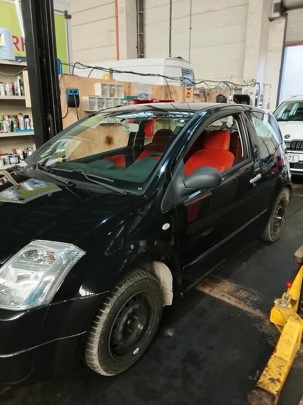 Gebraucht Citroën C2 74 PS (54 kW) 2003 Schwarz Kleinwagen