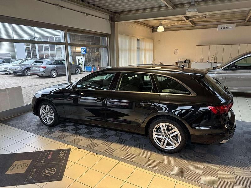 Gebraucht Audi A4 204 PS (150 kW) 2023 Schwarz Limousine