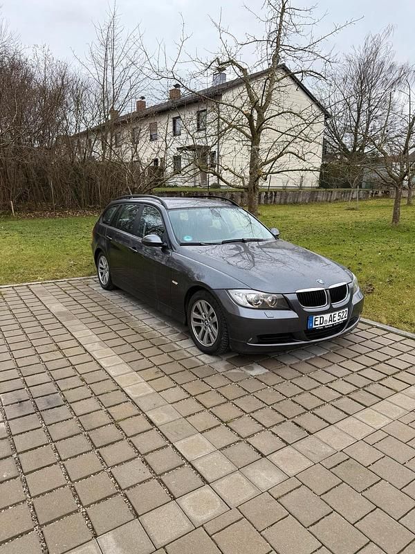 Grau Gebraucht 2007 BMW 320 Kombi | 2.500 € (Superpreis) - Bild 1/4