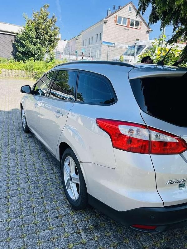Gebraucht Ford Focus Trend 140 PS (102 kW) 2014 Limousine